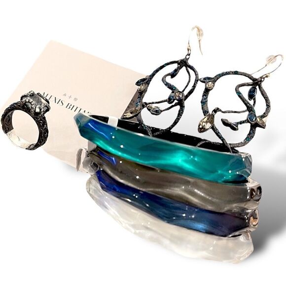 ALEXIS BITTAR Pearl White Lucite Bangle (O/S) - Picture 3 of 8